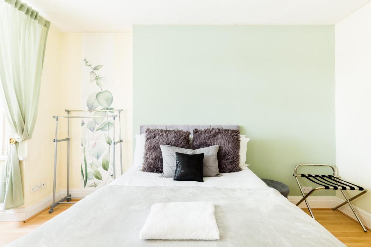 Beautiful 6 Bedroom House For 17 Guests Next To Edgbaston Stadium Бирмингам Екстериор снимка