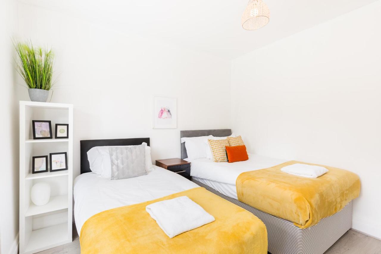Beautiful 6 Bedroom House For 17 Guests Next To Edgbaston Stadium Бирмингам Екстериор снимка